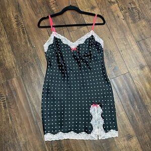 Victoria’s Secret Slip Dress Polka Dots Size Small
Silky Lace Dress